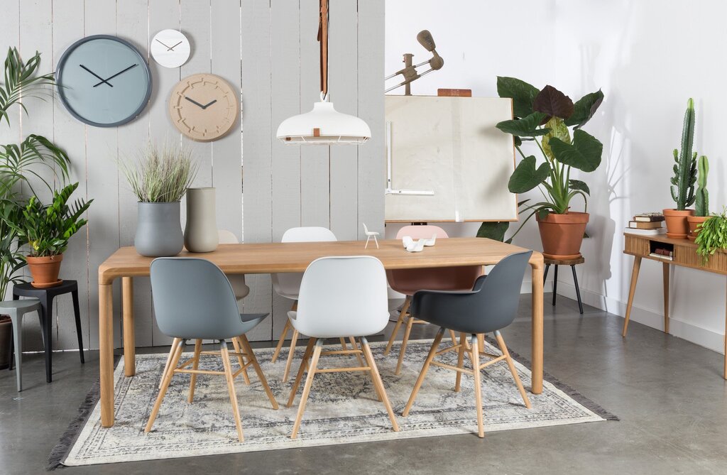 Dining area in Scandinavian style