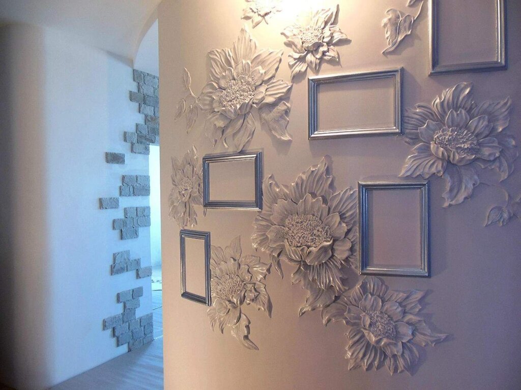 Volumetric paintings on the wall