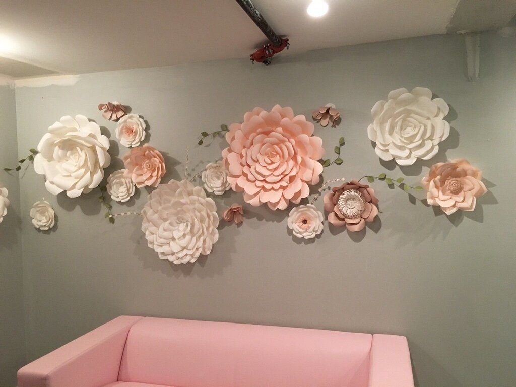 Volumetric flowers on the wall