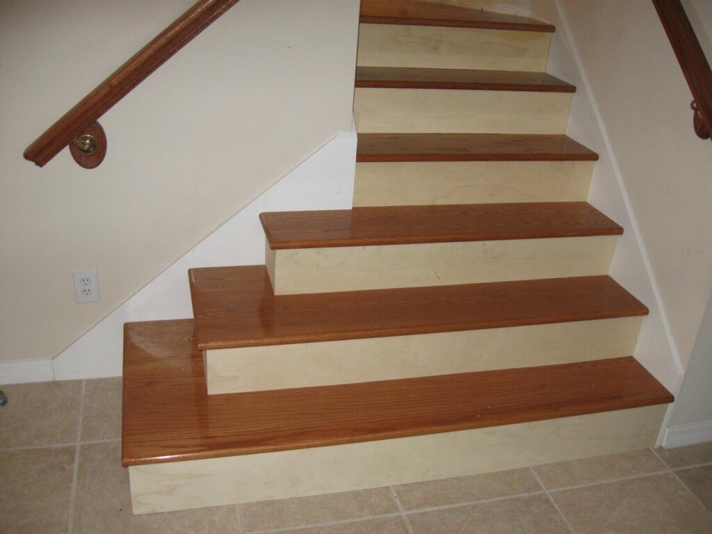 Cladding a concrete staircase with wood 37 фото