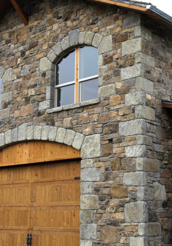 Facade cladding with natural stone