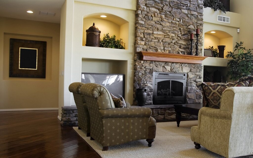 Wall cladding behind the fireplace