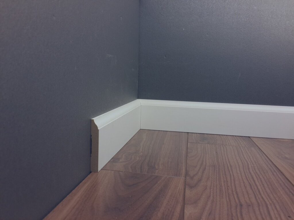 Wallpaper without baseboard