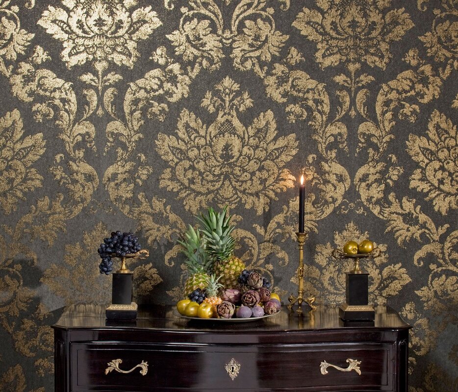 The wallpaper is gray with gold 48 фото