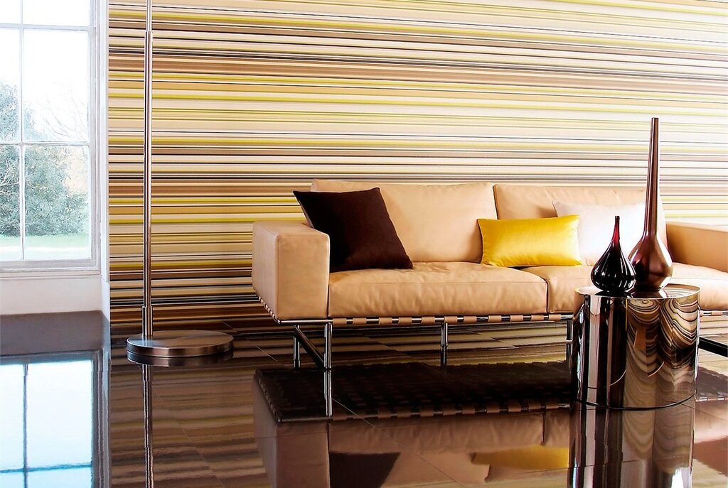 Wallpaper with horizontal stripes