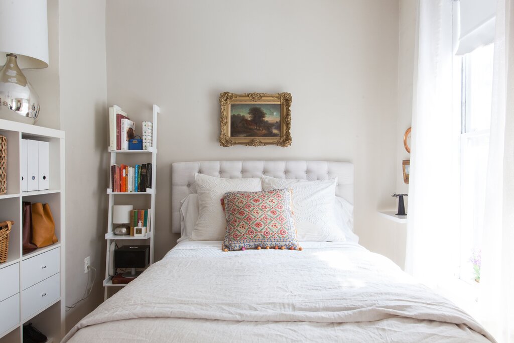 Arranging a small bedroom