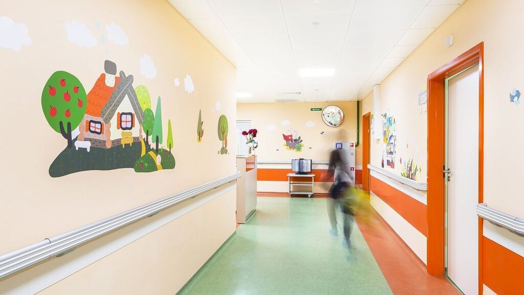 Decorating the corridor in the kindergarten