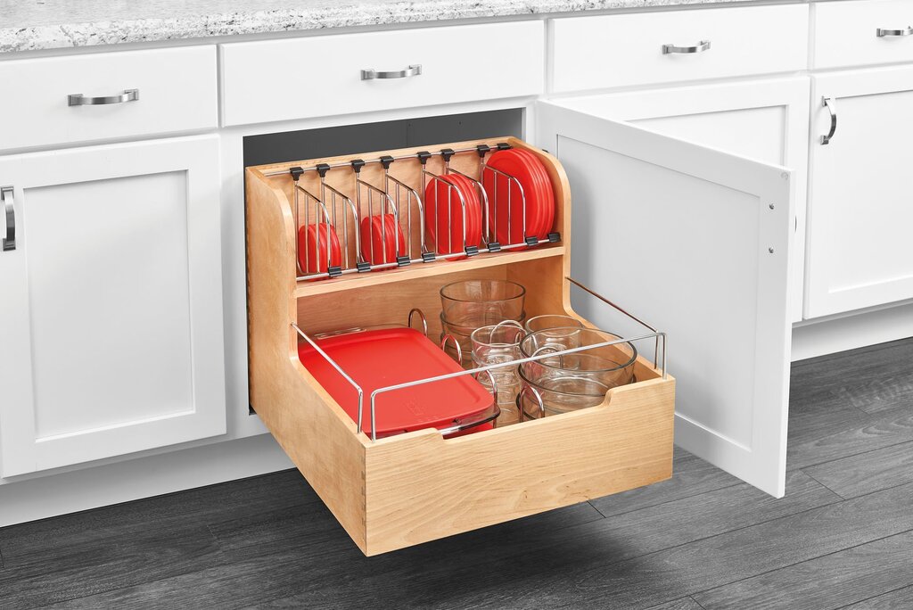 Organizer for a kitchen cabinet