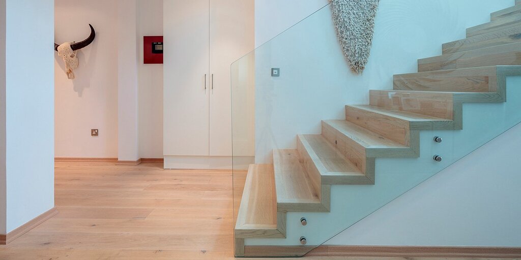 Finishing a concrete staircase with laminate 29 фото