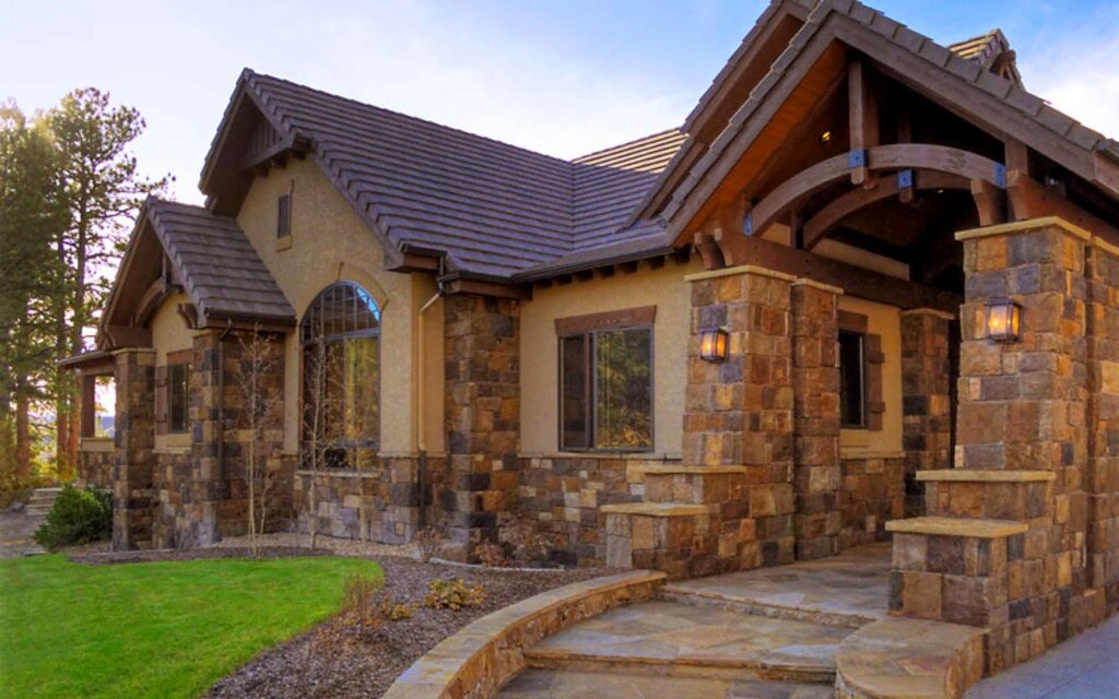 Finishing the facade with decorative stone