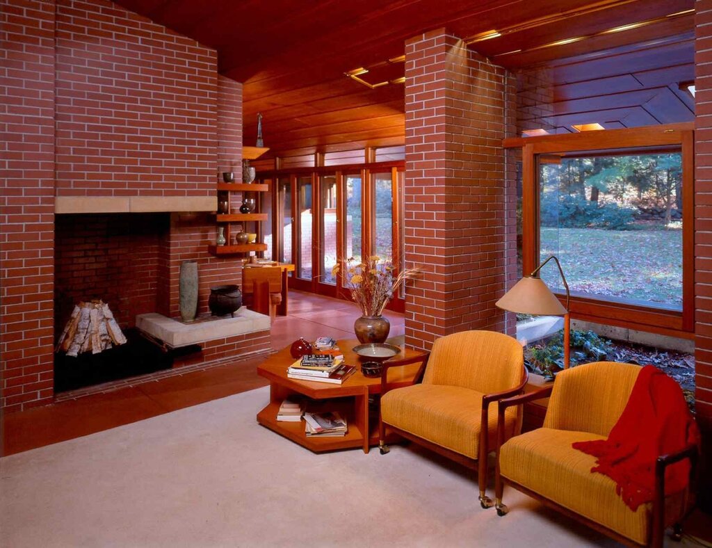 Interior finishing of a brick house