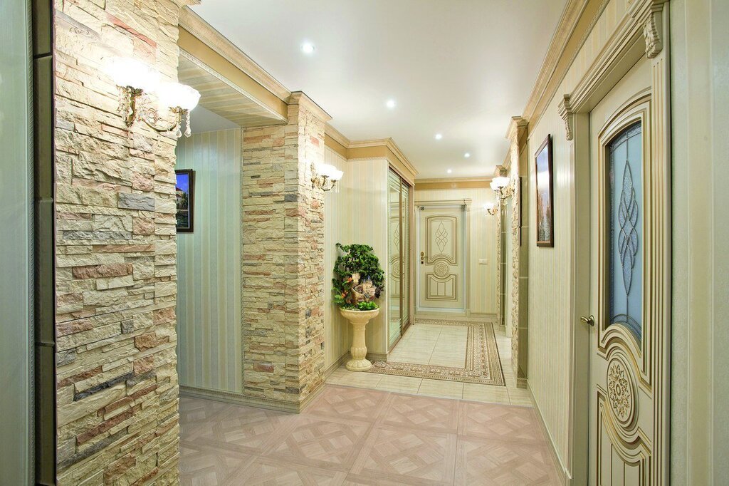 Finishing the hallway in a private house