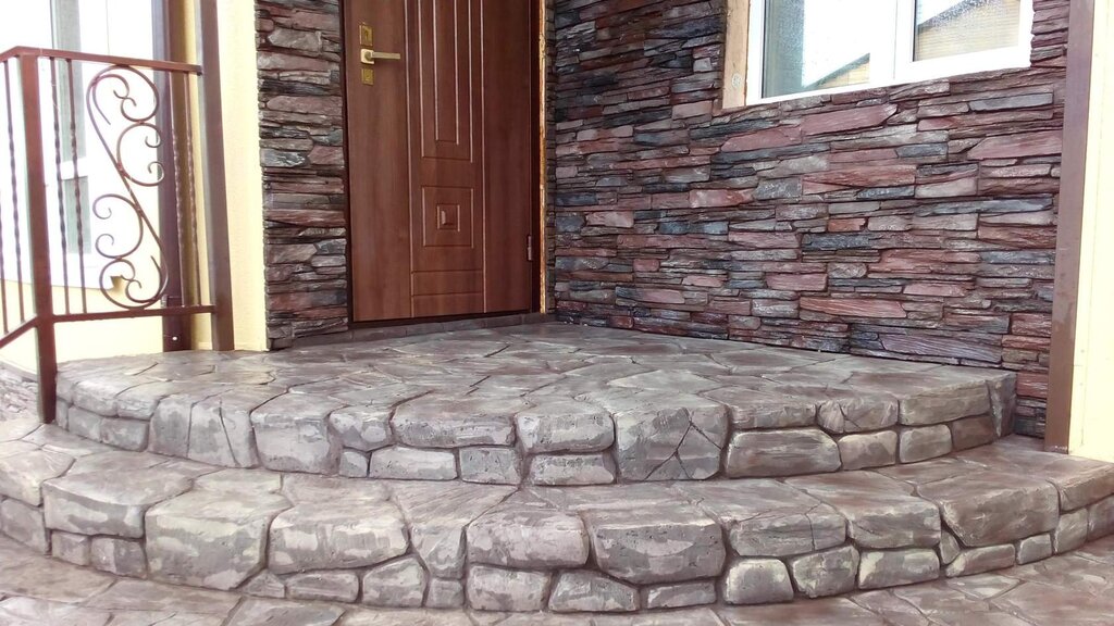 Porch cladding with stone