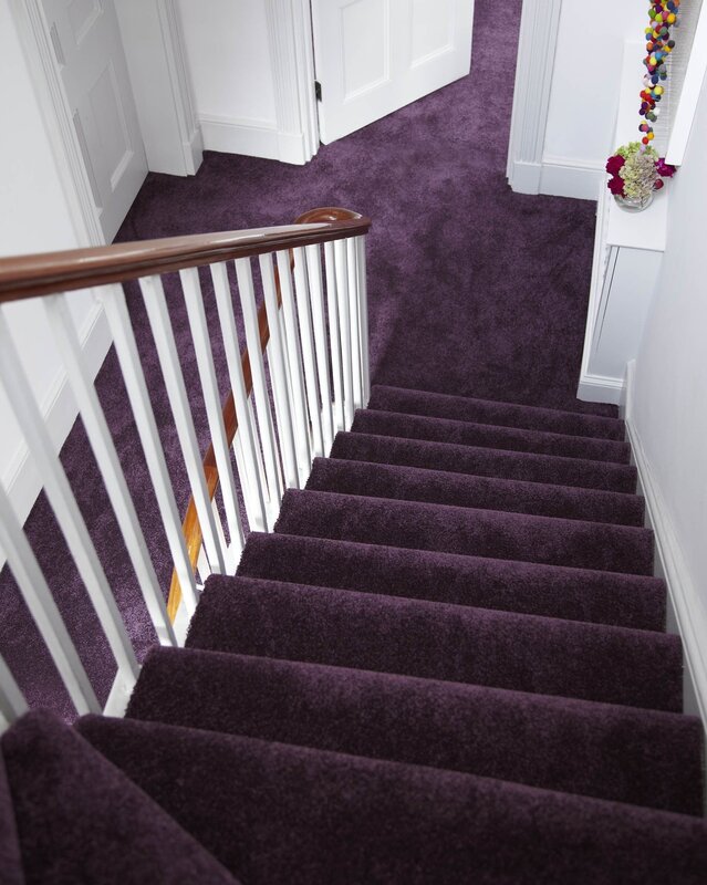 Finishing the staircase with carpet