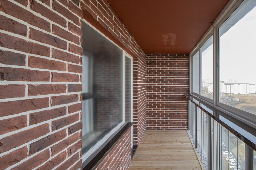 Finishing a loggia with decorative brick