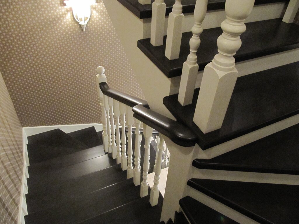 Wall finish of the stairwell