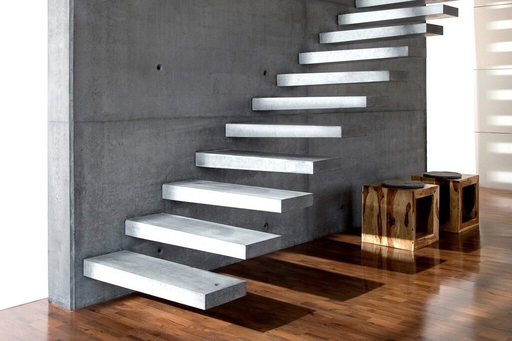 Finishing of concrete staircase steps