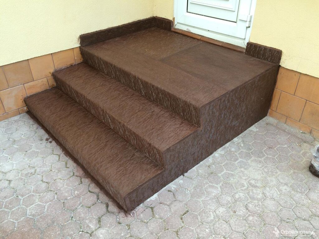 Finishing of concrete steps