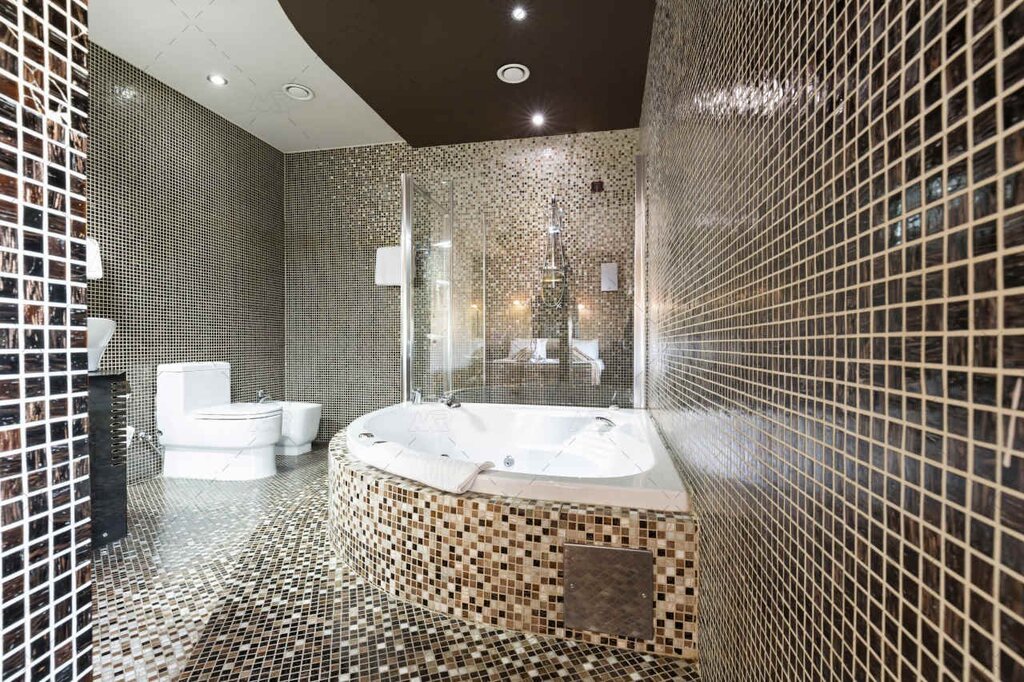 Bathroom decoration with mosaic tiles