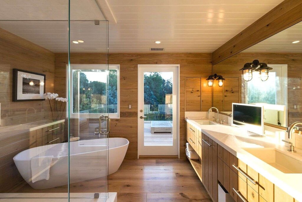 Finishing a bathroom in a wooden house