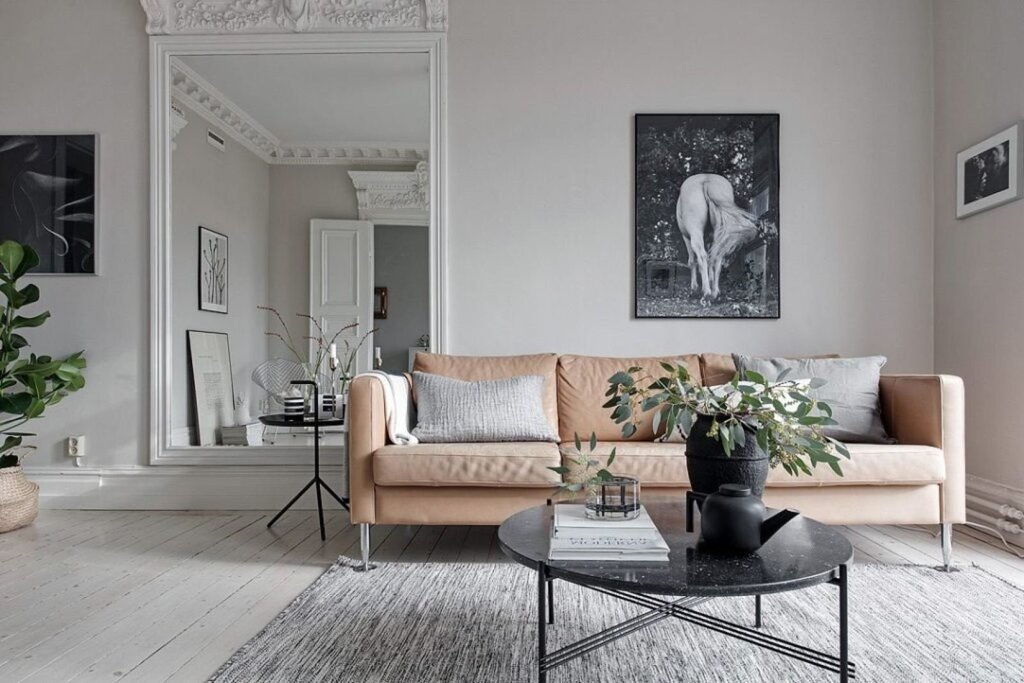 Shades of gray in the interior