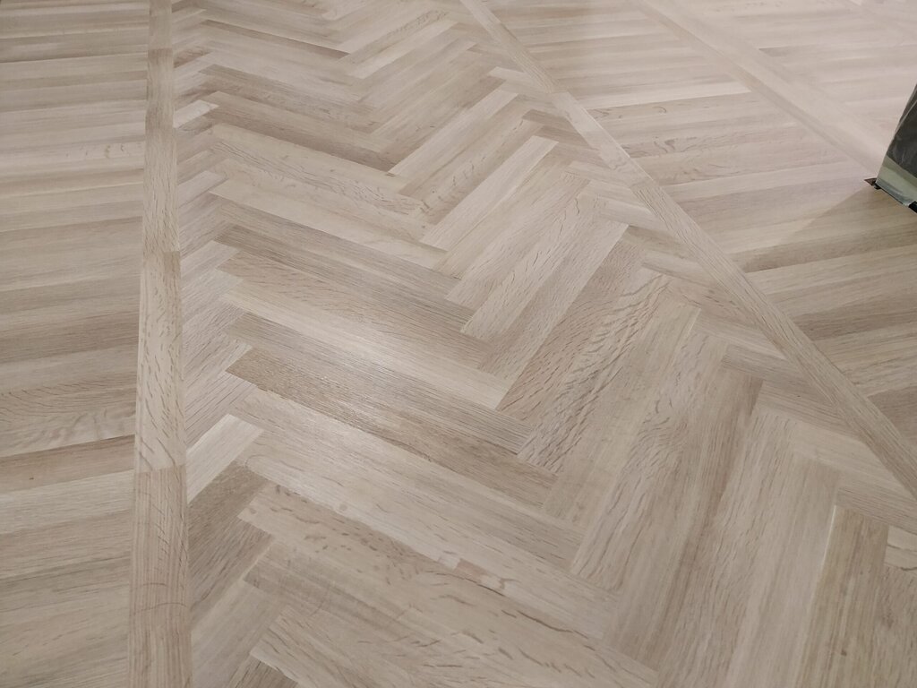 Parquet installation and frieze