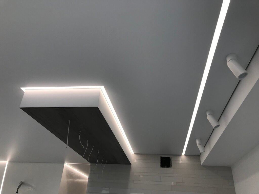 Floating lines for stretch ceilings photo