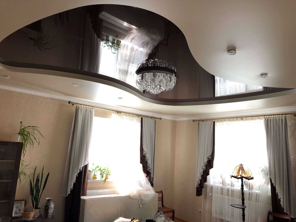 Floating two-level stretch ceiling