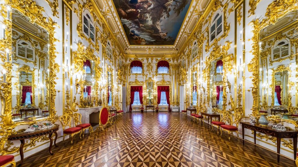 Peterhof audience hall