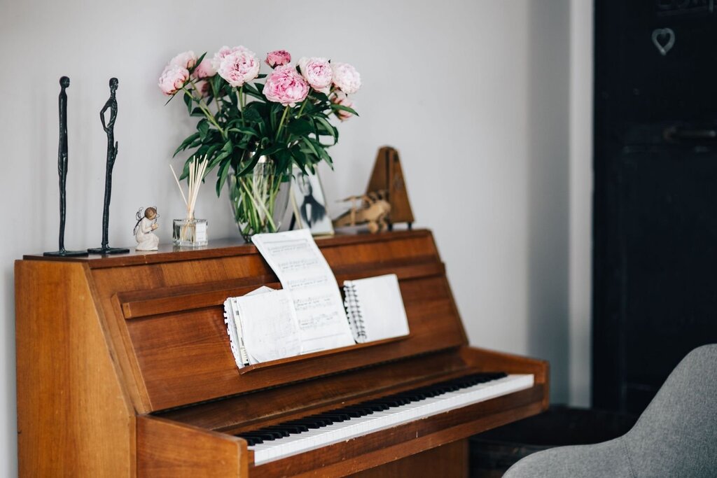 The piano by the wall