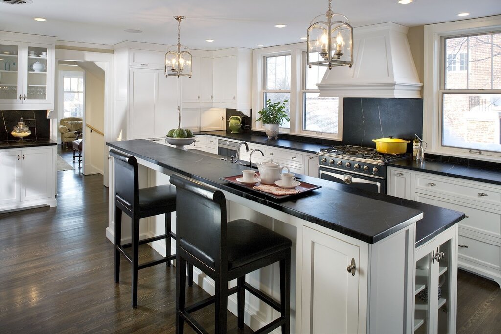 Layout of a large kitchen