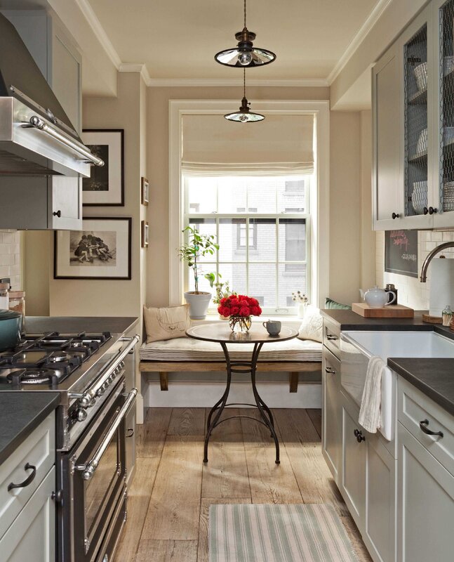 Layout of a narrow kitchen