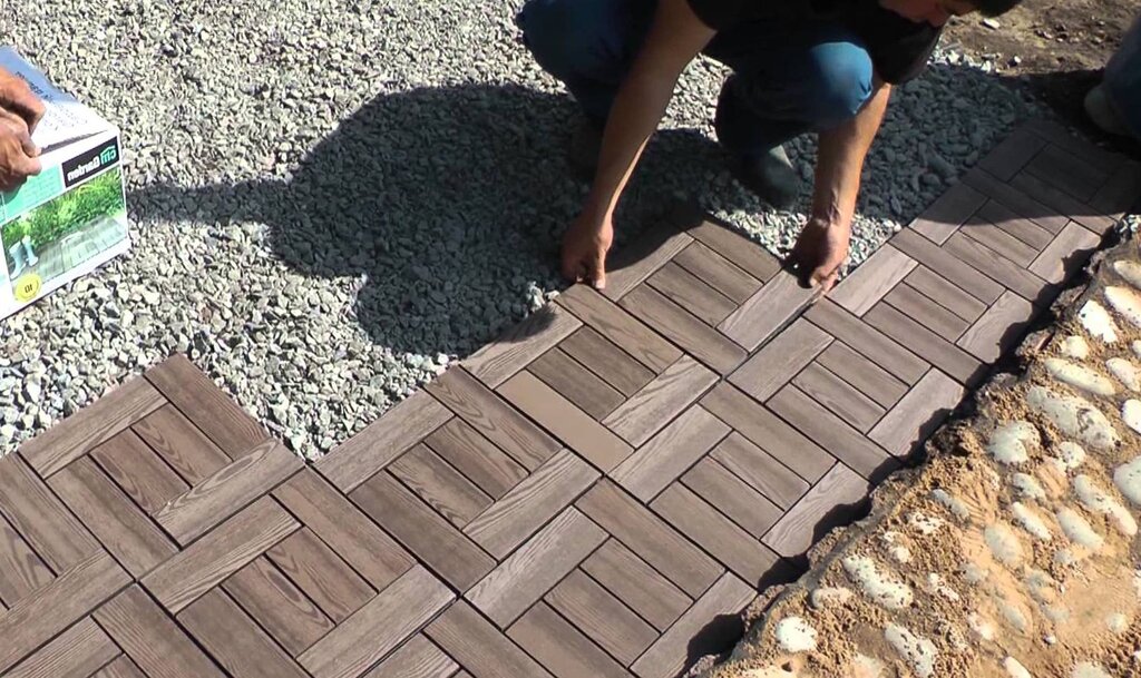 Plastic outdoor modular tile