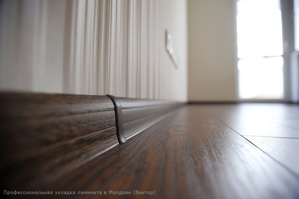 Laminate baseboard