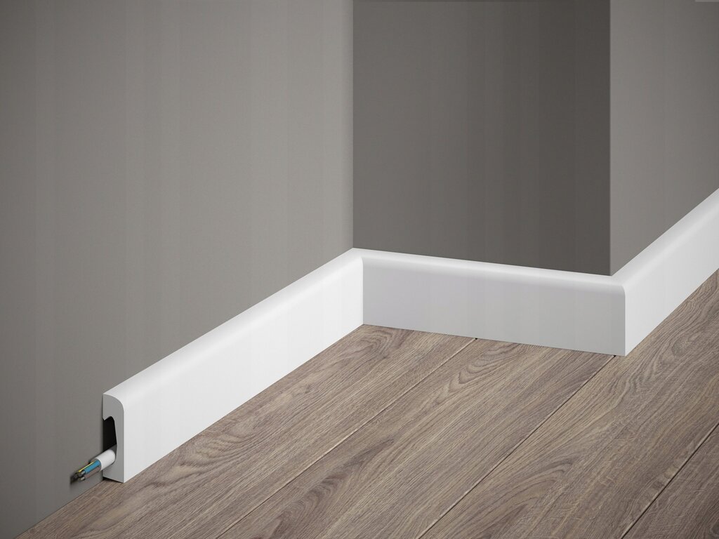 Floor skirting board for the bathroom