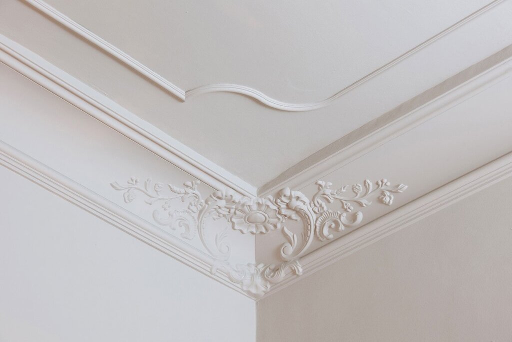 Ceiling moldings made of foam