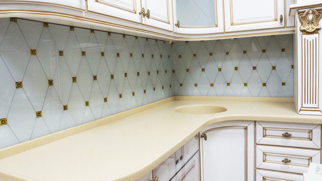 White tile with gold for the kitchen