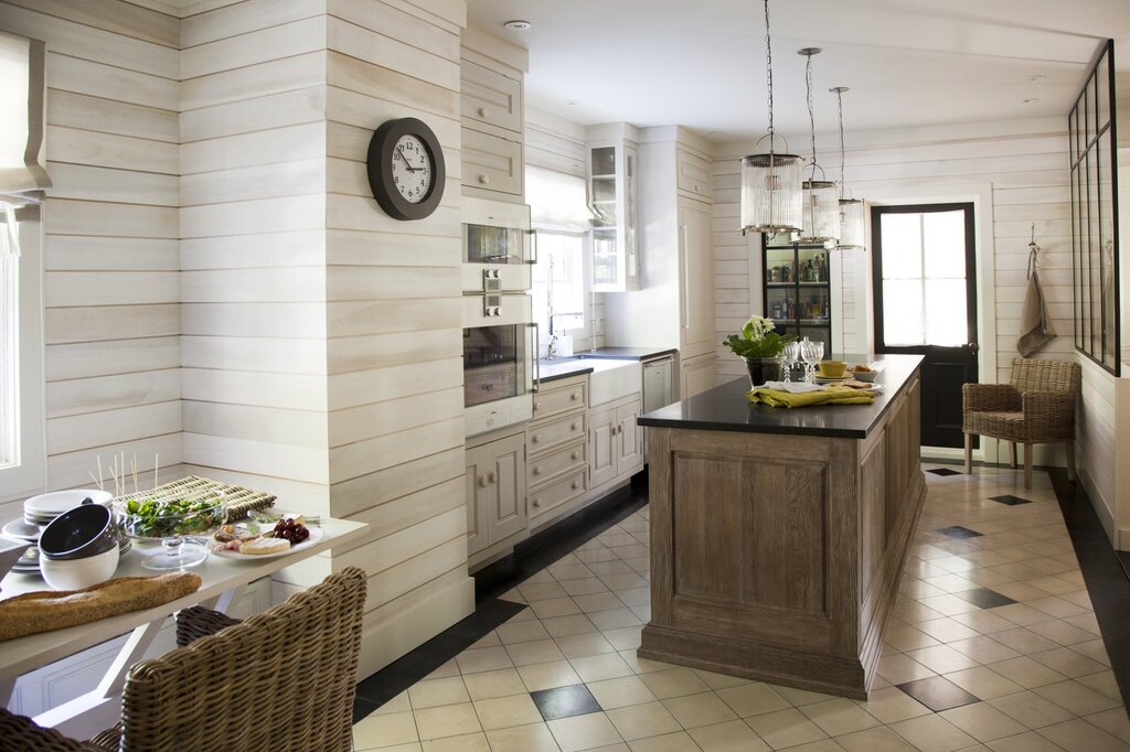 Tiles for the kitchen made of clapboard