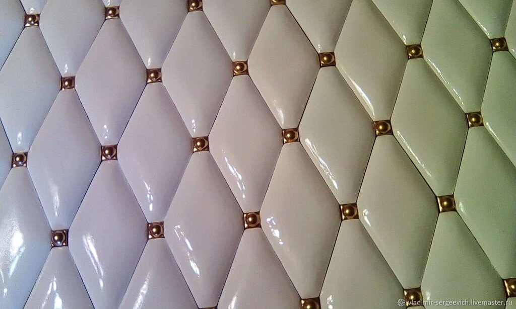 Diamond-shaped tile