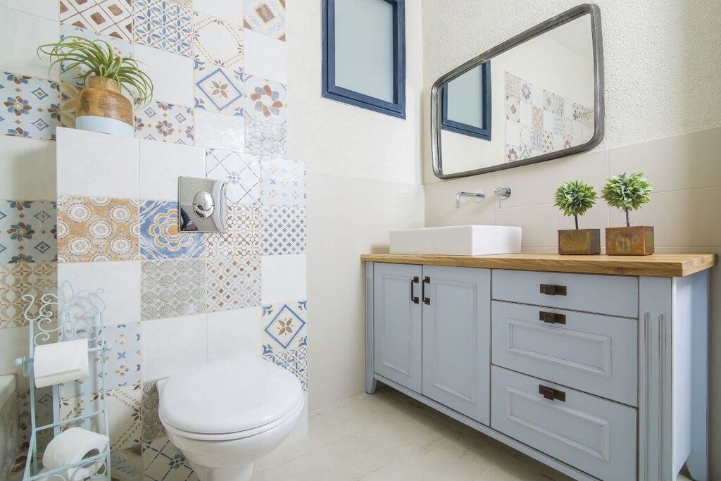 Patchwork style tile for the bathroom