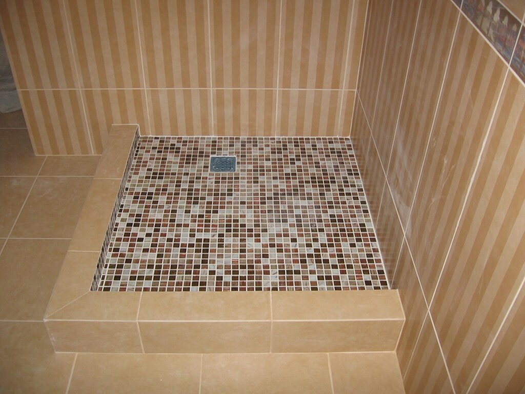 Shower tray made of tiles 19 фото