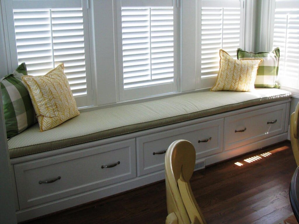 Window sill bench in the interior