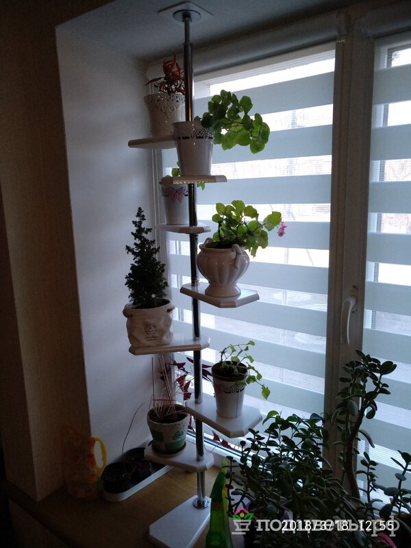 Flower stand for the balcony