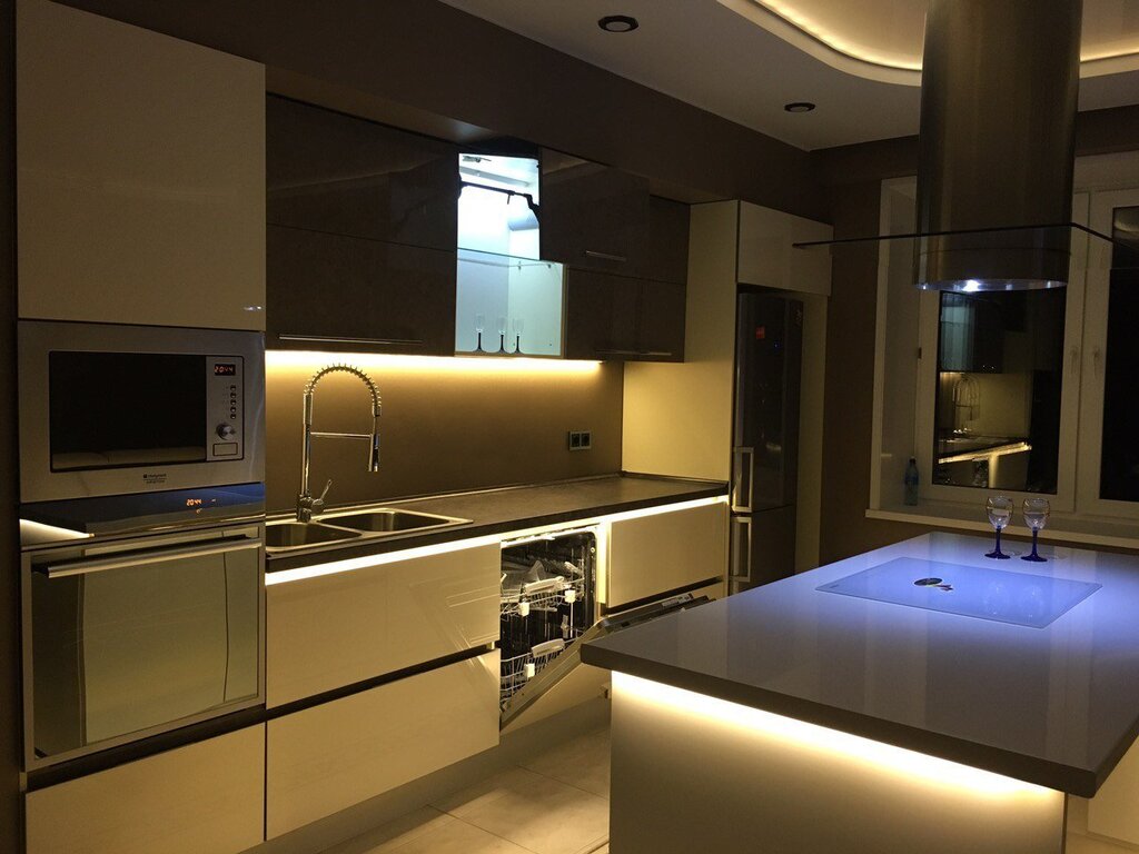 Lighting for kitchen cabinets