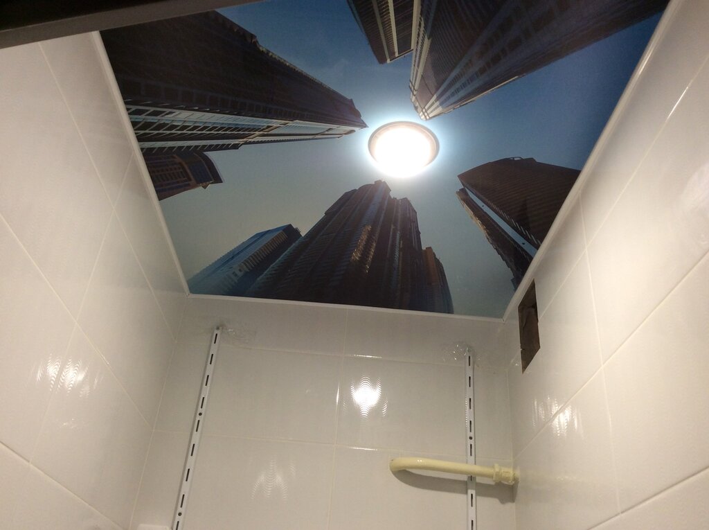 Suspended ceiling in the toilet