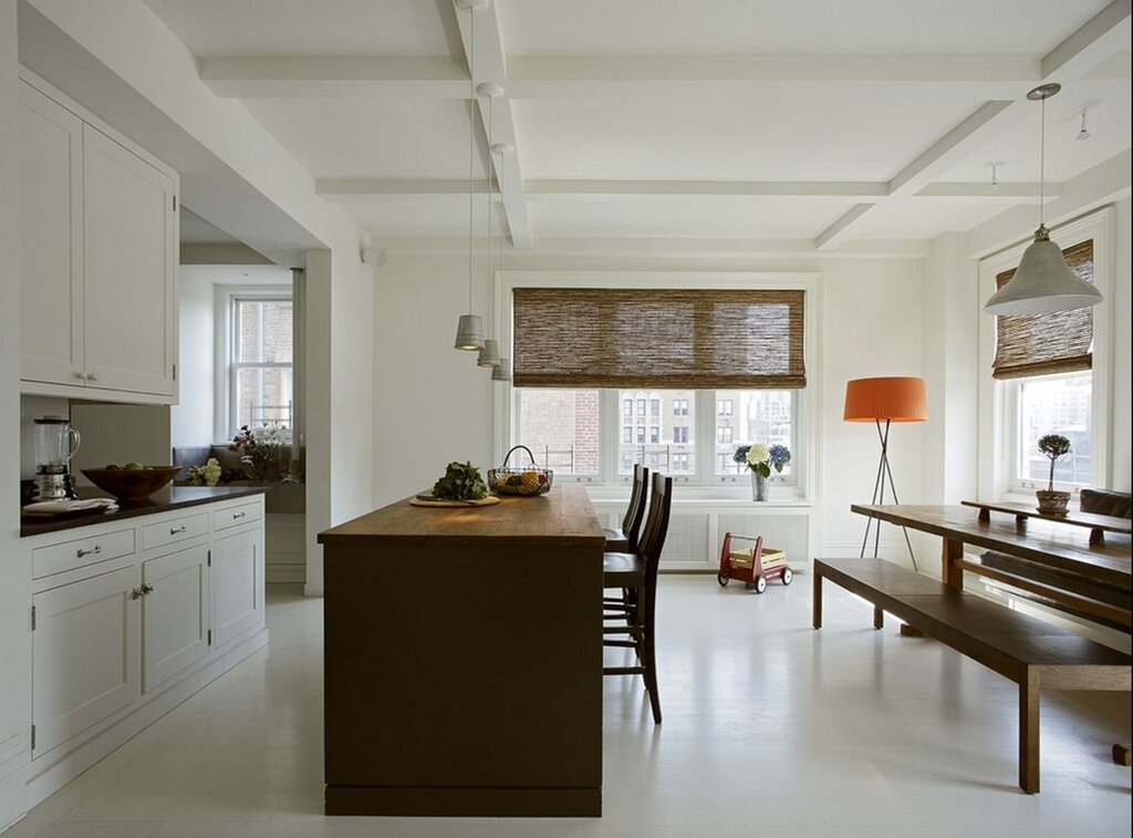 Painting the ceiling in the kitchen