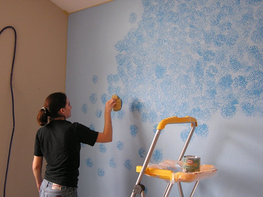 Painting walls with decorative paint 28 фото