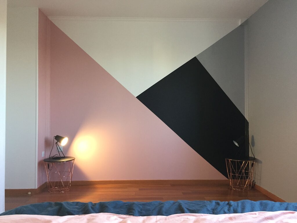 Painting walls with triangles