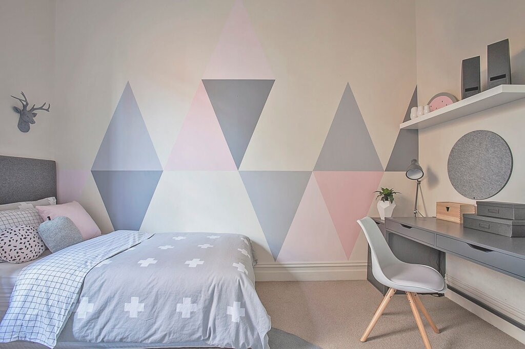 Painting walls in a geometric style