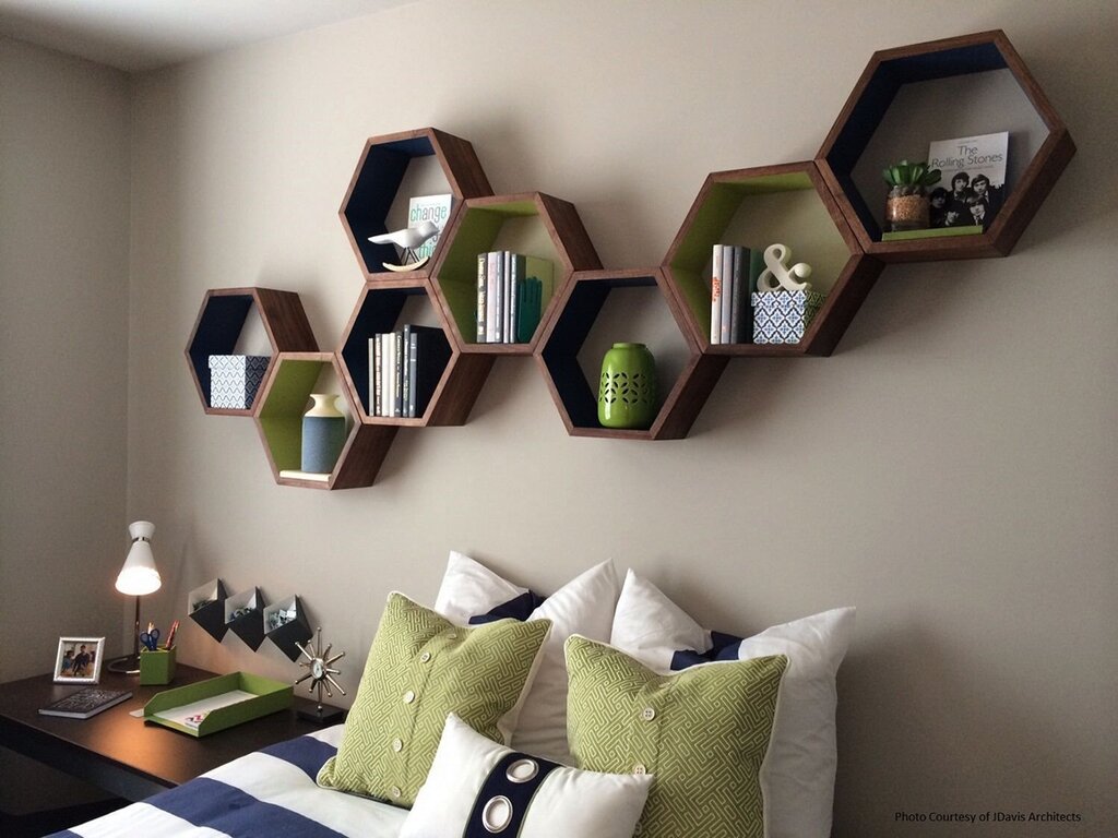 Honeycomb shelves in the living room interior